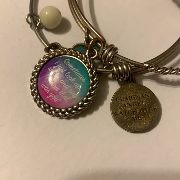 Bundle of five bangle bracelets - Picture 3 of 6